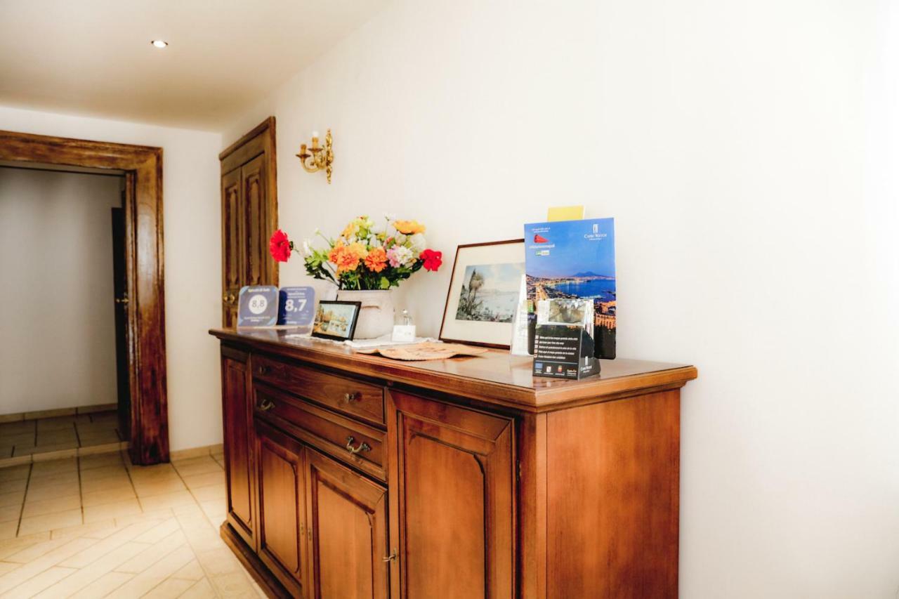 Spicchi Di Sole Bed & Breakfast เนเปิลส์ ภายนอก รูปภาพ