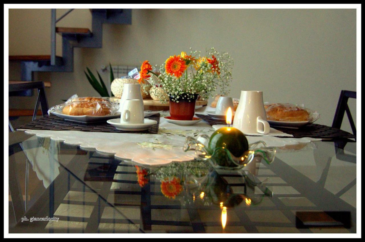 Spicchi Di Sole Bed & Breakfast เนเปิลส์ ภายนอก รูปภาพ