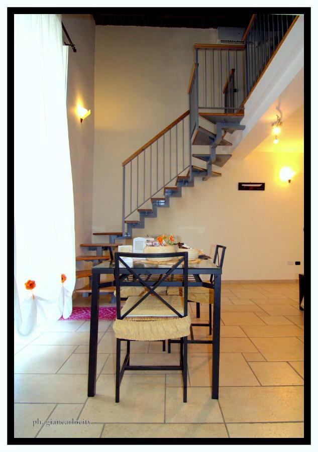 Spicchi Di Sole Bed & Breakfast เนเปิลส์ ภายนอก รูปภาพ