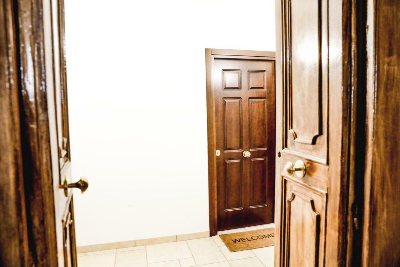 Spicchi Di Sole Bed & Breakfast เนเปิลส์ ภายนอก รูปภาพ
