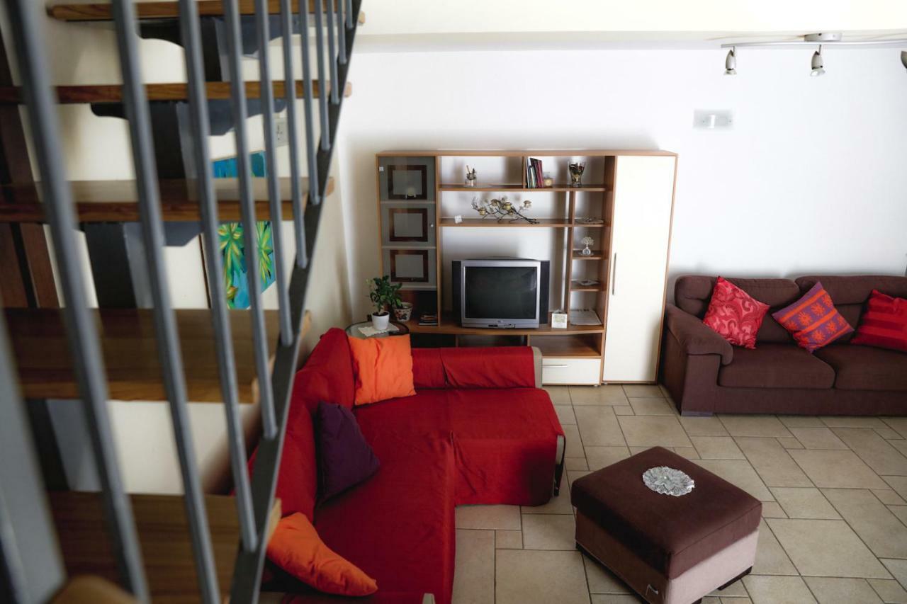 Spicchi Di Sole Bed & Breakfast เนเปิลส์ ภายนอก รูปภาพ