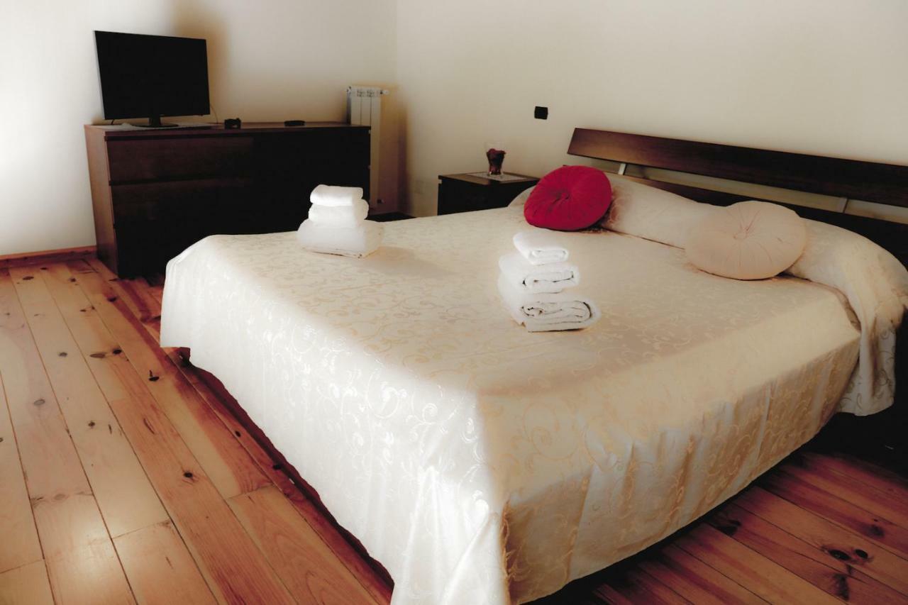 Spicchi Di Sole Bed & Breakfast เนเปิลส์ ภายนอก รูปภาพ