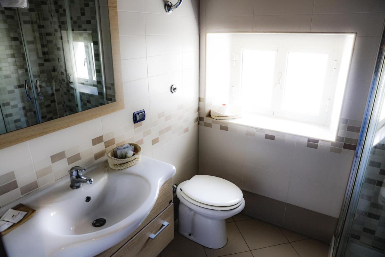Spicchi Di Sole Bed & Breakfast เนเปิลส์ ภายนอก รูปภาพ